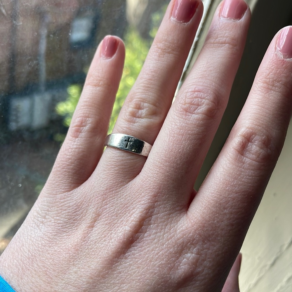 Small cross let ring James Avery